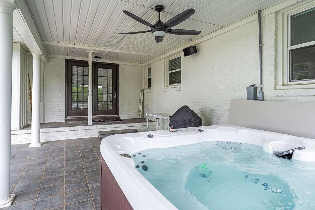 Lake Home, Dock, Fire Pit, Hot Tub, Game Room, Etc Winchester Buitenkant foto