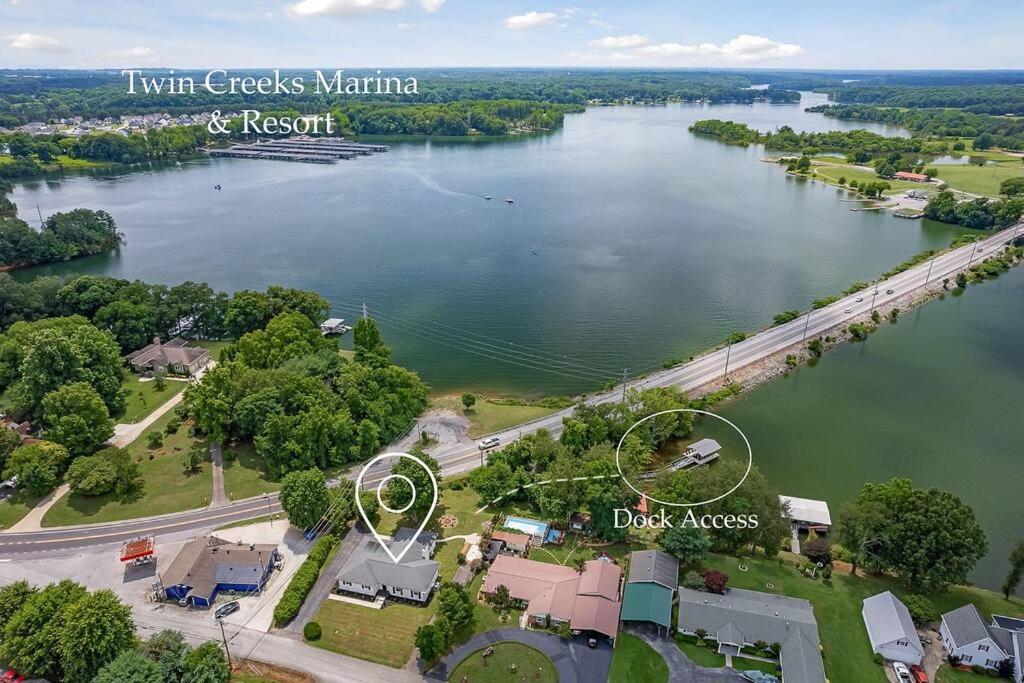 Lake Home, Dock, Fire Pit, Hot Tub, Game Room, Etc Winchester Buitenkant foto